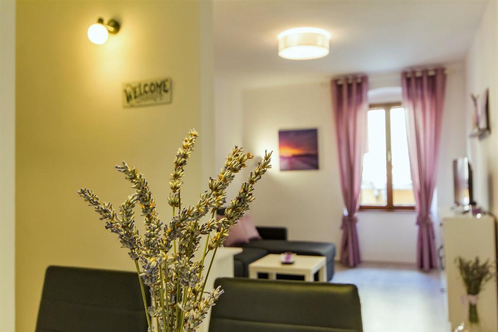 Center Apartment Lori Póla Kültér fotó