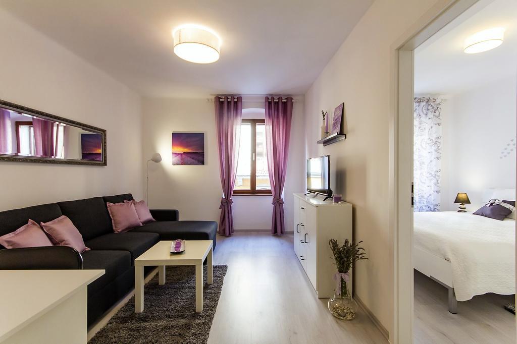 Center Apartment Lori Póla Kültér fotó