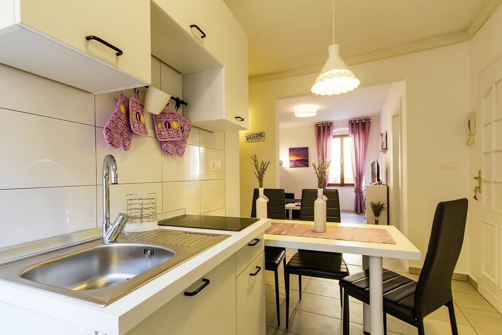 Center Apartment Lori Póla Kültér fotó