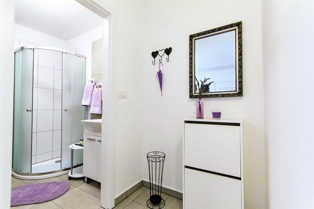 Center Apartment Lori Póla Kültér fotó